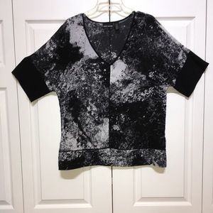 DKNY JEANS SEMI-SHEER SOFT & CUTE TOP